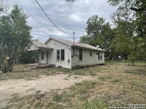 524 Avenue B, Seguin, TX 78155