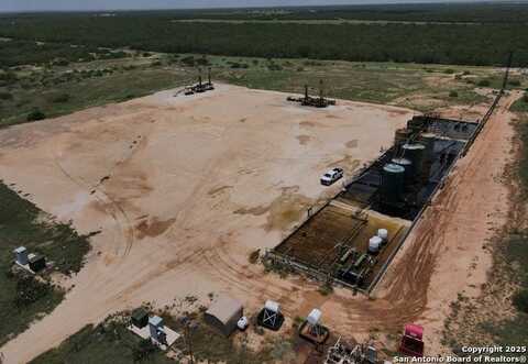 1157 S County Road 337, Charlotte, TX 78011