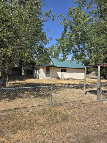 323 E D St, Deer Park, WA 99006