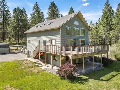 28413 N Selkirk View Dr, Chattaroy, WA 99003