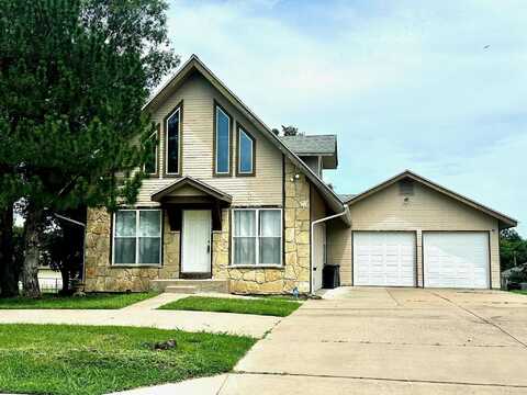 1318 Hillside Dr, Winfield, KS 67156