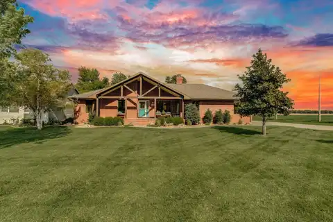 102 N Finch Ct, Andale, KS 67001
