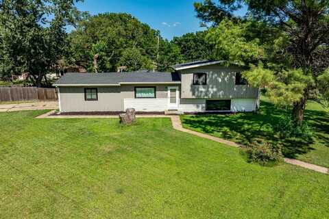 8202 E Morningside St, Wichita, KS 67207