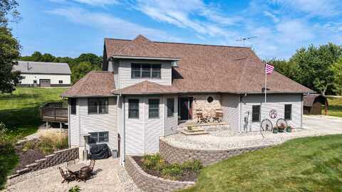 7688 Lone Pine Road, Barneveld, WI 53507