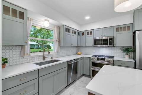 1210 Acewood Boulevard, Madison, WI 53716
