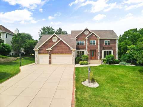 W271n2631 Orchard Lane, Pewaukee, WI 53072