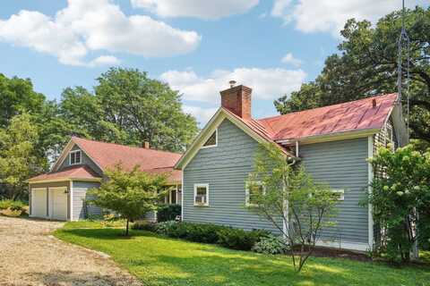 2473 Mt Hope Road, Dodgeville, WI 53533