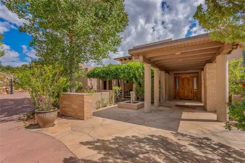 409 Brownell Howland Road, Santa Fe, NM 87501
