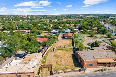 903 Agua Fria, Santa Fe, NM 87501