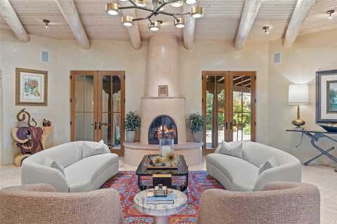 32 Camino De Vecinos, Santa Fe, NM 87507