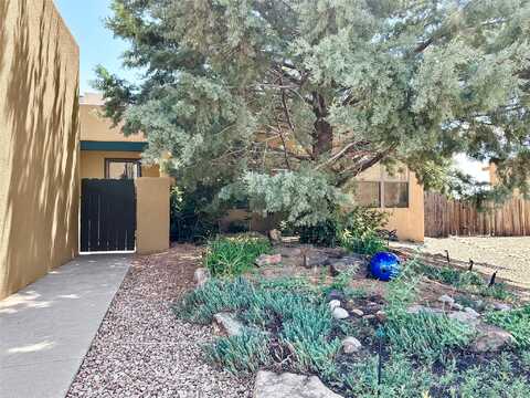 4228 Roadrunner Lane, Santa Fe, NM 87507