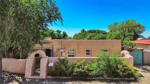 1530 Hickox Street, Santa Fe, NM 87505