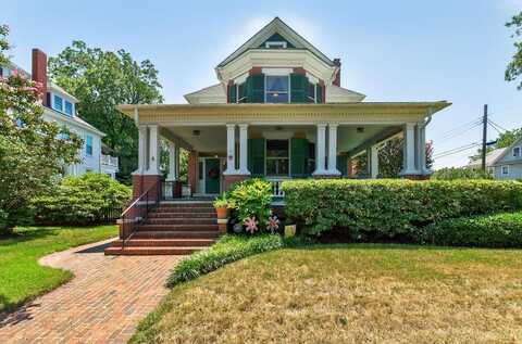 4 TAZEWELL AVE, CAPE CHARLES, VA 23310