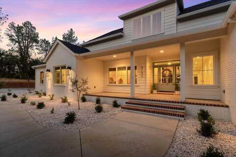 9185 Silver King Road, Redding, CA 96001