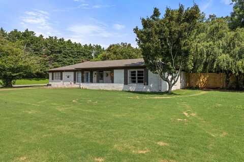 1101 Catalpa St, Tuscumbia, AL 35674