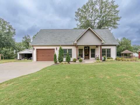1096 Raintree Dr, Tuscumbia, AL 35674