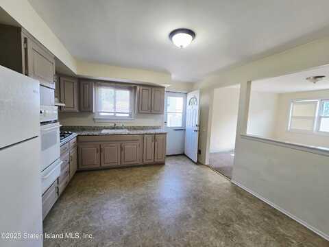479 Eltingville Boulevard, Staten Island, NY 10312