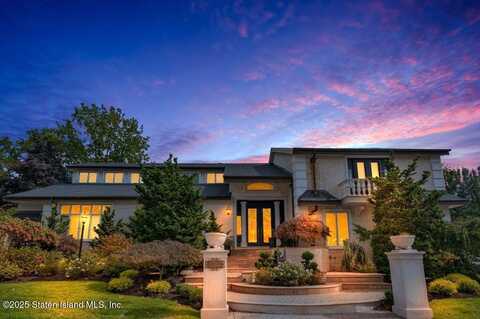 35 Jeffrey Place, Staten Island, NY 10307