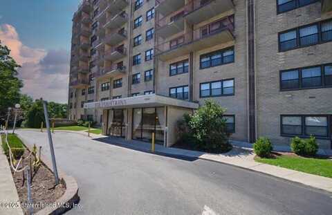 1000 Clove Road, Staten Island, NY 10301