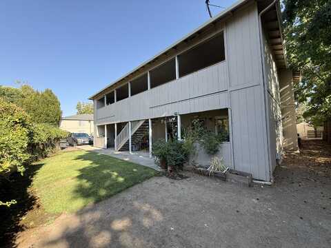 517 Western Avenue, Medford, OR 97501