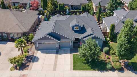 988 Pumpkin Ridge, Eagle Point, OR 97524