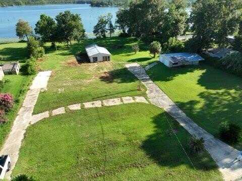 2722 Stapleton Dr, Donalsonville, GA 39845