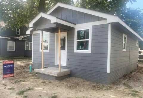102 N 8TH Street, COUNCIL BLUFFS, IA 51503