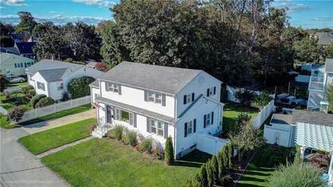 18 Sylvan Terrace, Newport, RI 02840
