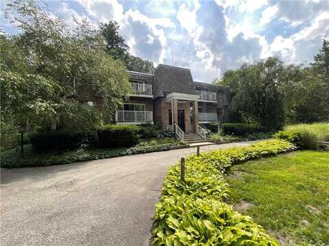 680 Hartford Pike, Scituate, RI 02857
