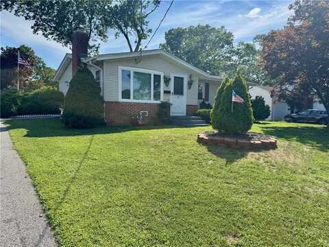52 Kalmer Road, Warwick, RI 02886