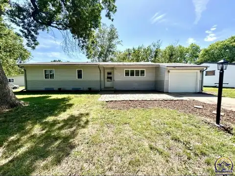6827 SW Rockpost RD, Topeka, KS 66619