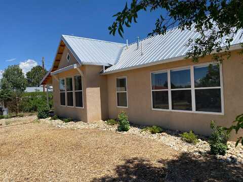 306 Cruz Alta, Taos, NM 87571