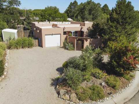 310 South Trapper Road, Taos, NM 87571