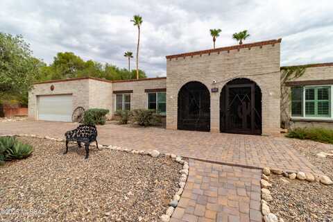 7821 E Oakwood Place, Tucson, AZ 85750