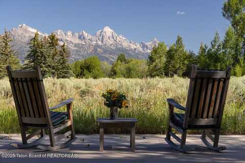 255/225 HUCKLEBERRY Drive, Jackson, WY 83001