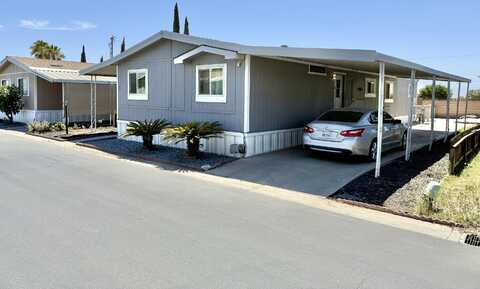 900 E Rankin Avenue, Tulare, CA 93274