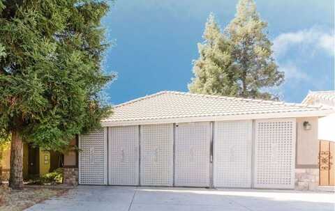 4523 W Evergreen Court, Visalia, CA 93277
