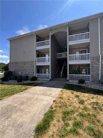 7106 Friendly Avenue, Greensboro, NC 27410
