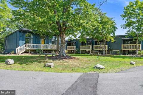 624 WESTLAKE DRIVE, EAST STROUDSBURG, PA 18302