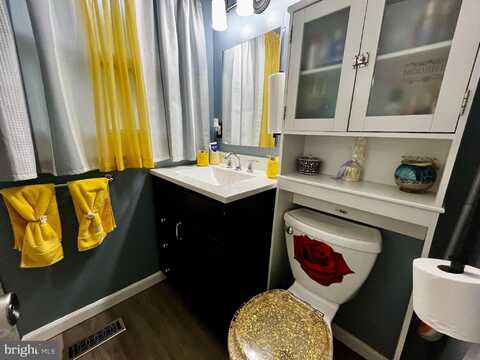 35 MEDALLION LANE, WILLINGBORO, NJ 08046