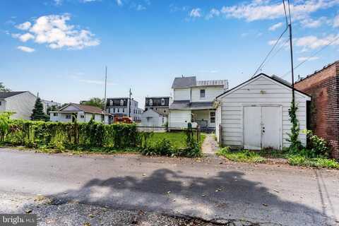 8 UMBERTO AVENUE, NEW CUMBERLAND, PA 17070