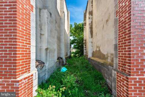 2102 E HOFFMAN STREET, BALTIMORE, MD 21213