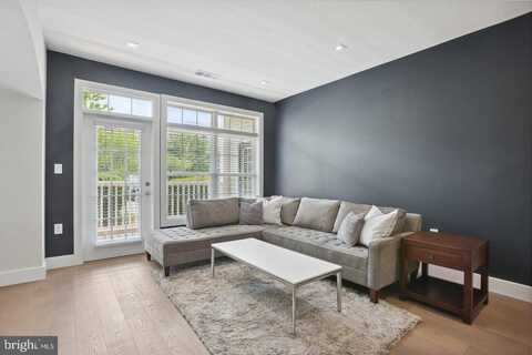 501 SUNSET TERRACE SE, LEESBURG, VA 20175