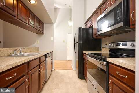 1492 GREENBRIAR CIRCLE, PIKESVILLE, MD 21208