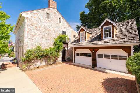 301 E GERMAN STREET, SHEPHERDSTOWN, WV 25443
