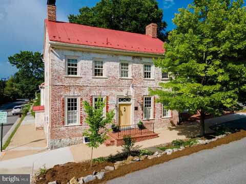 301 E GERMAN STREET, SHEPHERDSTOWN, WV 25443