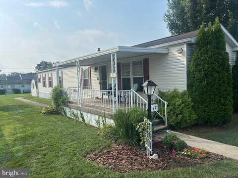 70 SNYDER LANE, EPHRATA, PA 17522