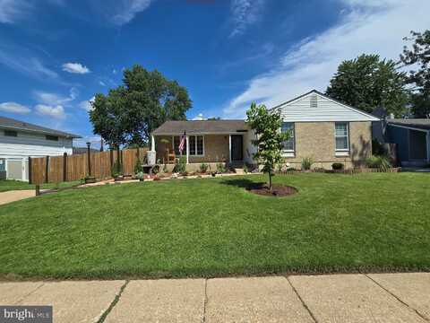 7957 CASTLE HEDGE DELL, GLEN BURNIE, MD 21061