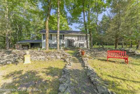12 Arnold Drive, Woodstock, NY 12498