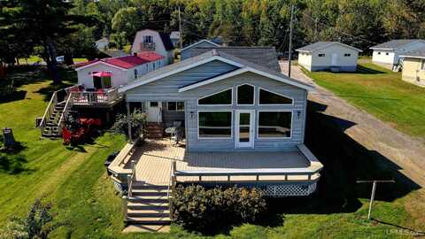 42720 Lakeshore, Chassell, MI 49916